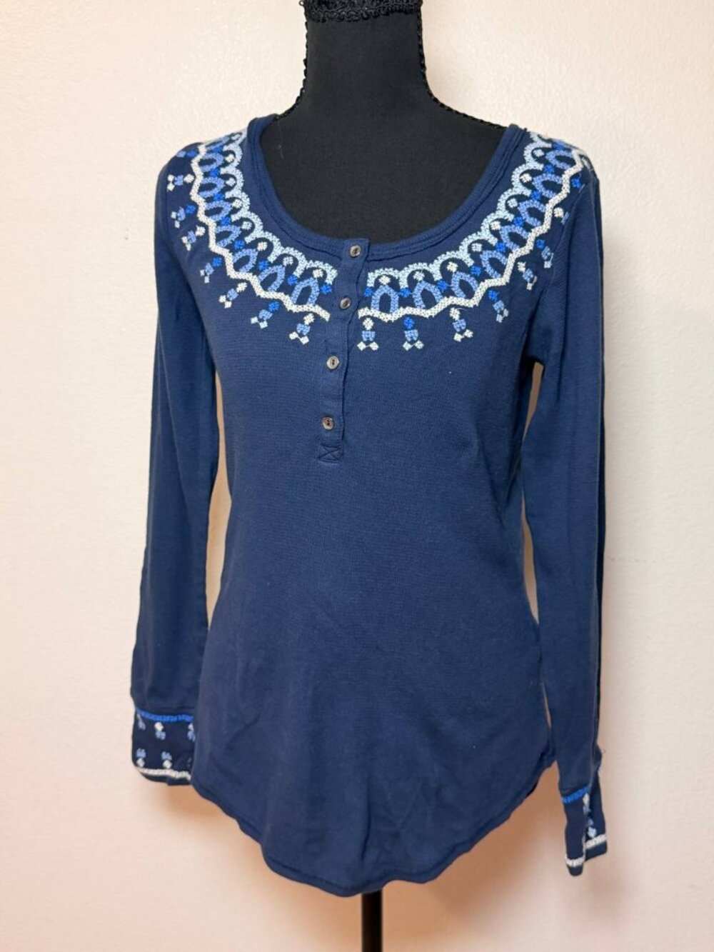 Lucky Brand Navy Embroidered Henley Top Boho Southwestern Style Small